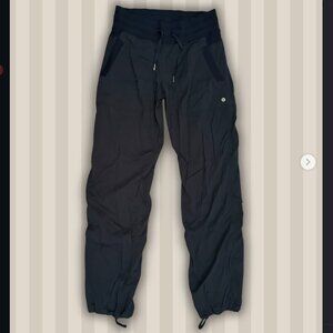 Lululemon dance pants - Navy Size: 6 (Regular)